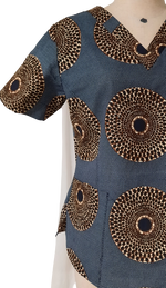 Load image into Gallery viewer, African Print Scrub Top
